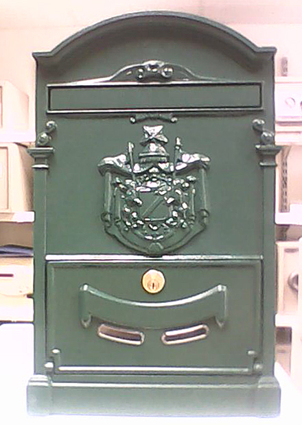 Старинный почтовый ящик